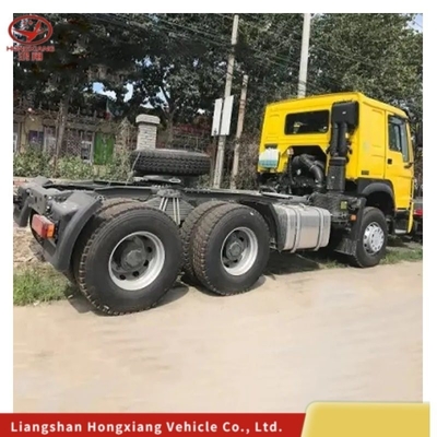 400HP 튜브리스 타이어 디자인 6X4 트랙터 트럭 8.2톤 부하 용량 및 연료 엔진