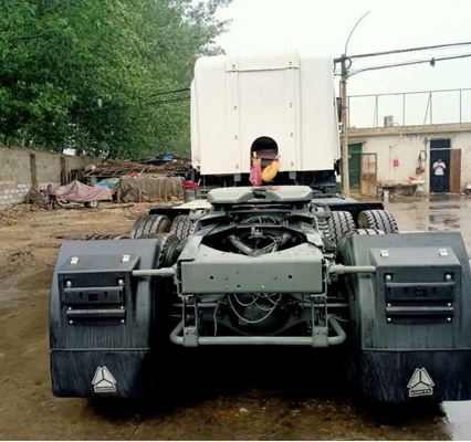 6X4 드라이브 휠 Sinotruk HOWO A7 40tons 420HP 트레일러 헤드 중용/트랙터 트럭
