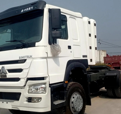 6X4 드라이브 휠 Sinotruk HOWO A7 40tons 420HP 트레일러 헤드 중용/트랙터 트럭