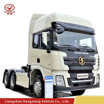 시노트럭 HOWO CNG 트랙터 트럭 6×4 드라이브 휠과 공기 서스펜션 운전석