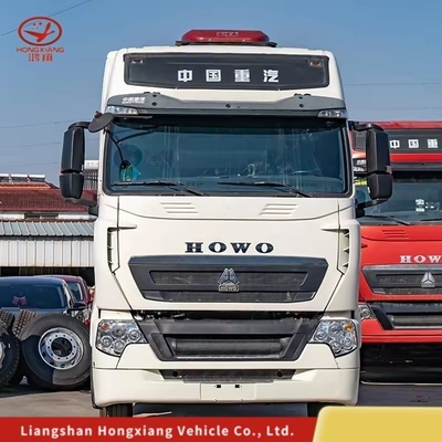 선동 시노트럭 HOWO T7 트랙터 트럭 전면 디젤 엔진과 12.00r20 타이어