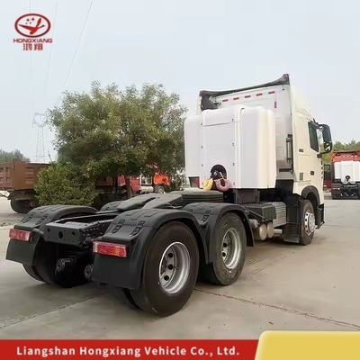 뜨거운 HOWO T7 6X4 메탄 트랙터 트럭 엔진 용량&gt; 8L 및 1 년 판매 후 서비스