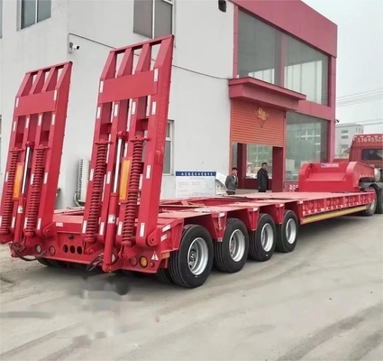 40FT 평면 침대 반트럭 가오스네크 발굴기 돌림 및 연료 탱크 화물 배달